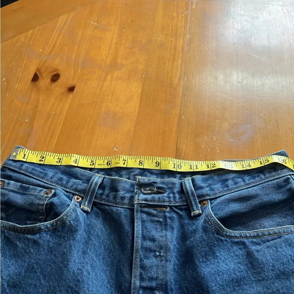 Levi's Men’s 501 Jeans tag 36 X 30 (actual 32 X 28) Indigo blue